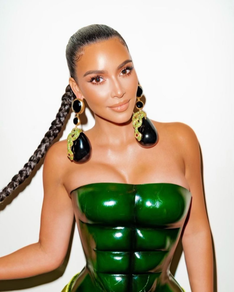 Kim Kardashian Hulk Nochebuena